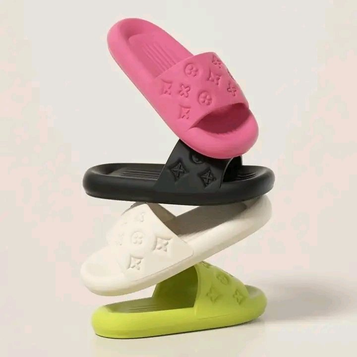 Babouches LV style